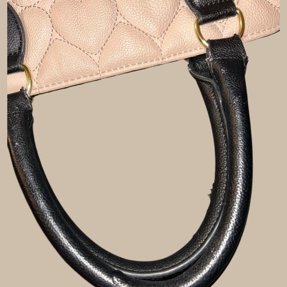 Betsey Johnson Black and Cream Quilted Handbag - Picture 11 of 11